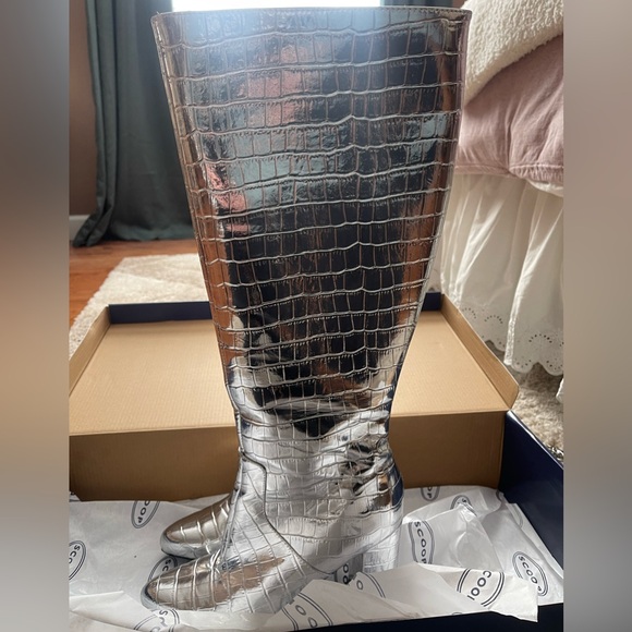 Scoop Silver Boots. Knee high! Size 8
Like new!!! - Picture 3 of 7